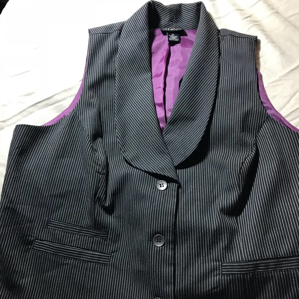 Black and white stripped shell vest